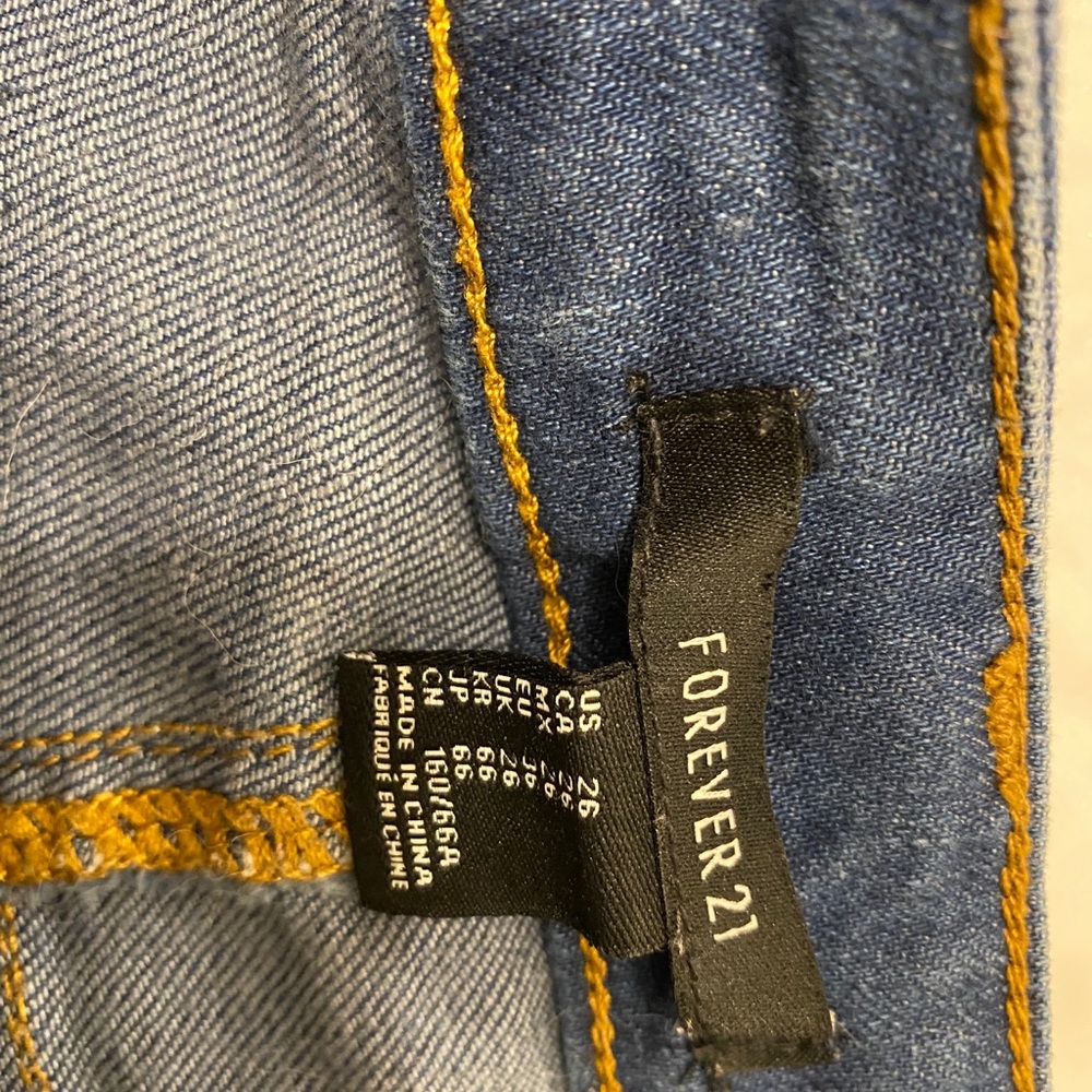 3/20 Forever 21 cuffed jean shorts - Picture 4 of 4